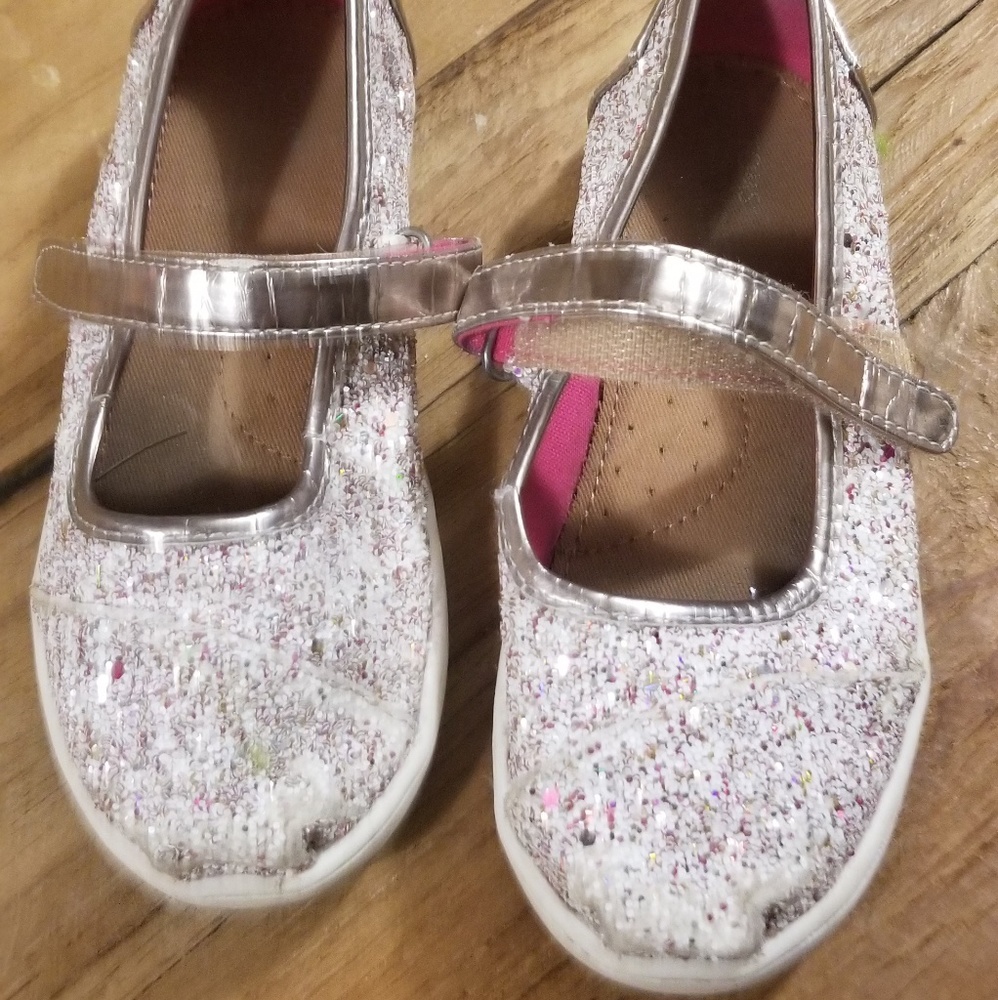 Glitter Tom's